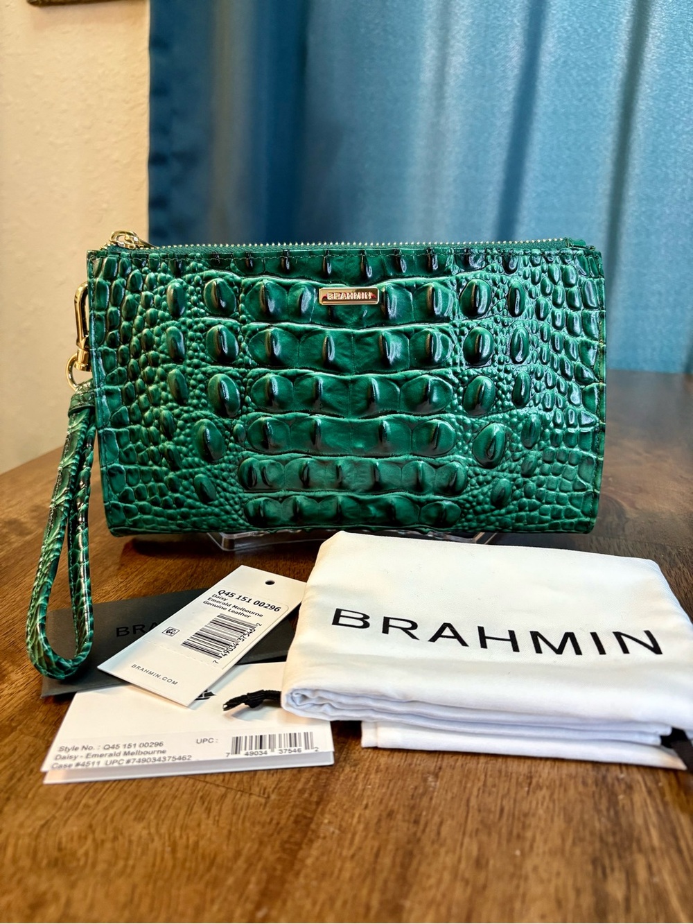 Brahmin EUC Daisy - Emerald - Like New - Back EYE - Rich Green Leather Wristlet